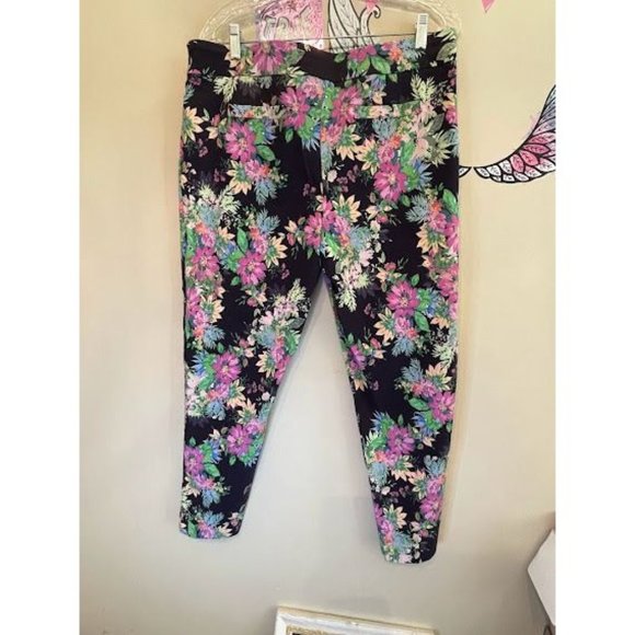 Women's ND New Direction Floral Dress Pants - Picture 3 of 3